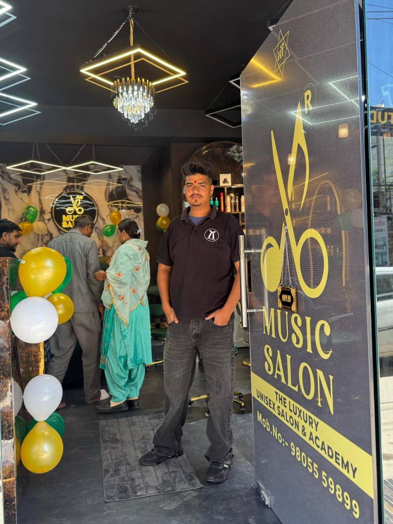 Naresh Kumar - Head Barber at Music Salon Mandi with 8 years experience